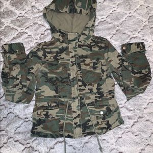 Camouflage cropped jacket